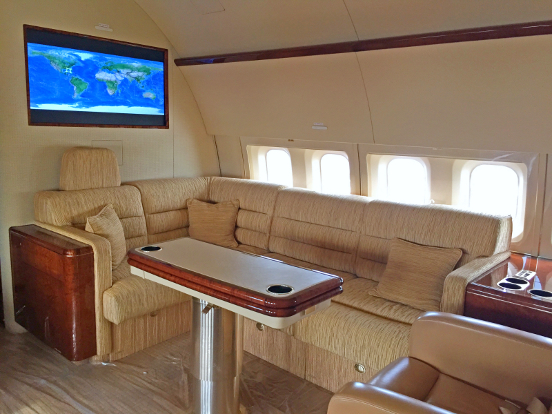 Illustration for article titled Plane Porn - Inside Hyundai's Boeing 737 Business Jet